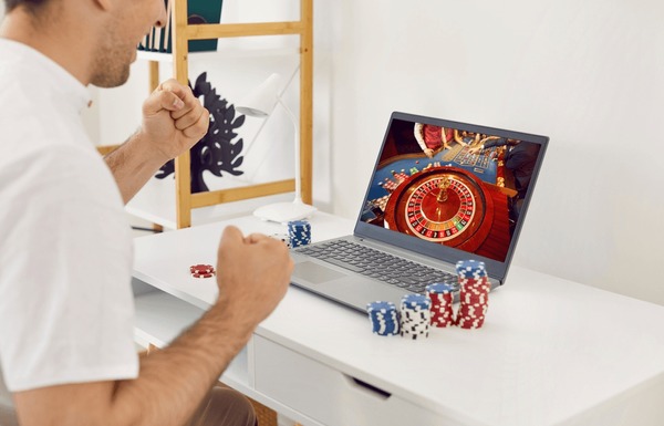 <span class="title">Grand Arrêt Extrait & Luxueusement RTP Fink — marché eur Start Spinning</span>